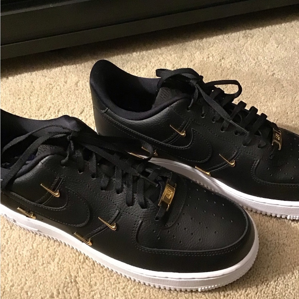 Nike Air Force 1 07 LX